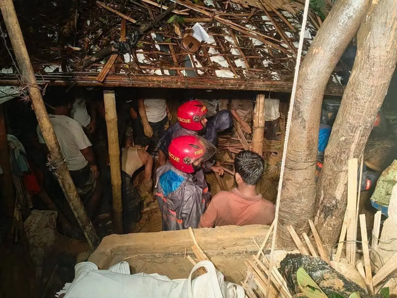 TW: 9 killed in landslides after heavy rainfall in Cox's Bazar Rohingya camps