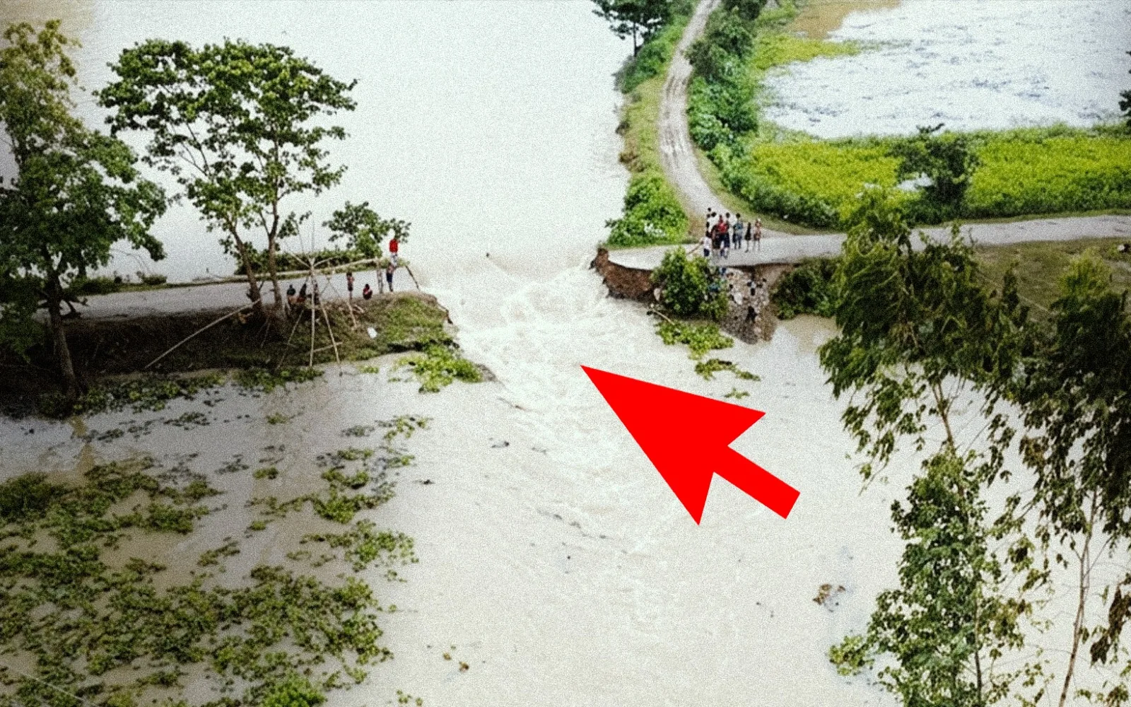 Landslide breaks road connection in Sunamganj, leaving 8 villages & 5,000 people disconnected