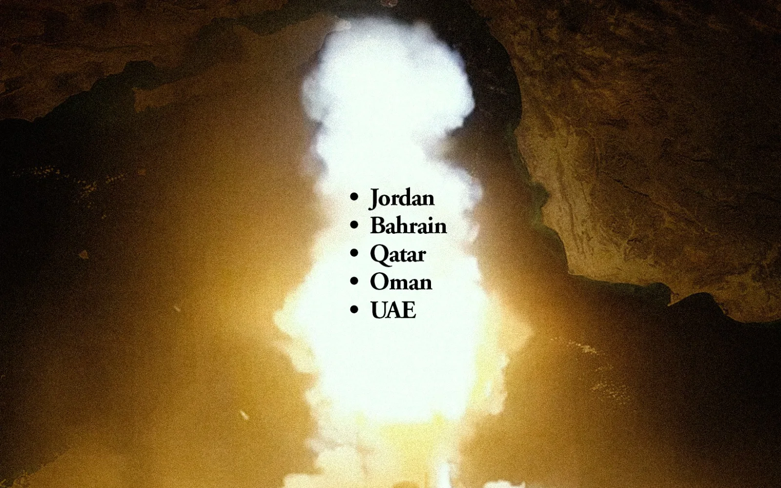 Iran attacks Gulf countries & closes Strait of Hormuz again following new US strikes 