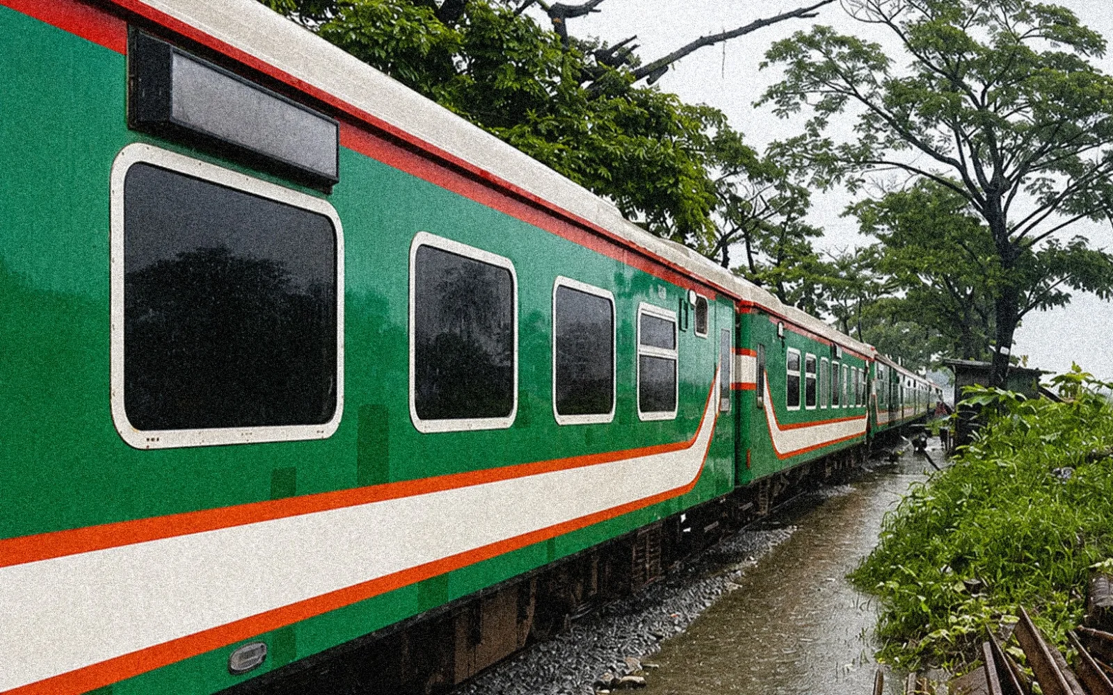 CTG-Cox's Bazar train services resume after 5 days of suspension due to floods & heavy rain
