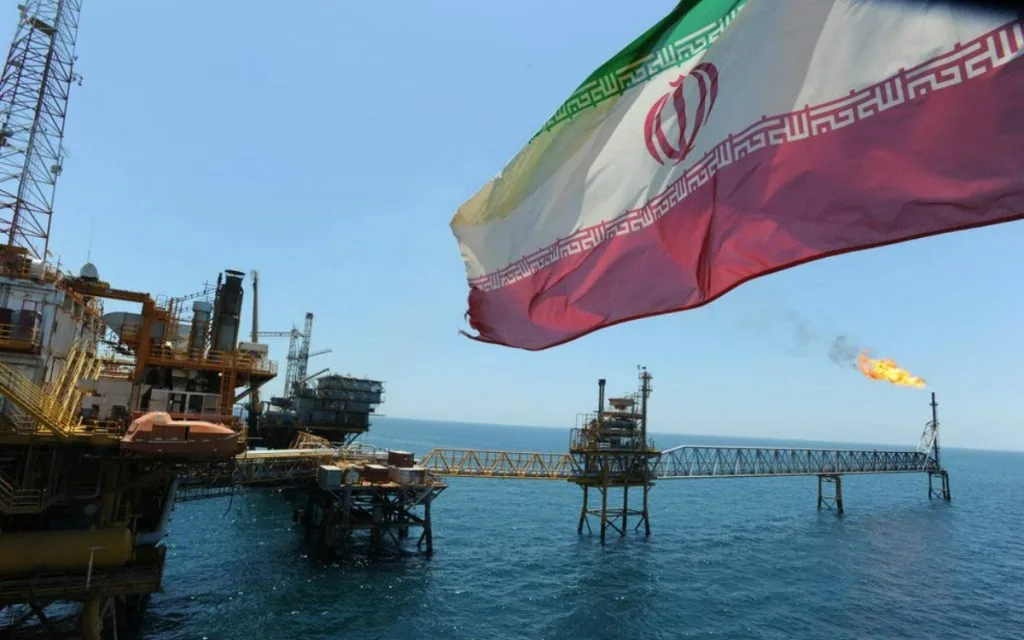 Oil and gas exports from the region will either be available for everyone or for no one, warns IRGC as US reimposes naval blockade