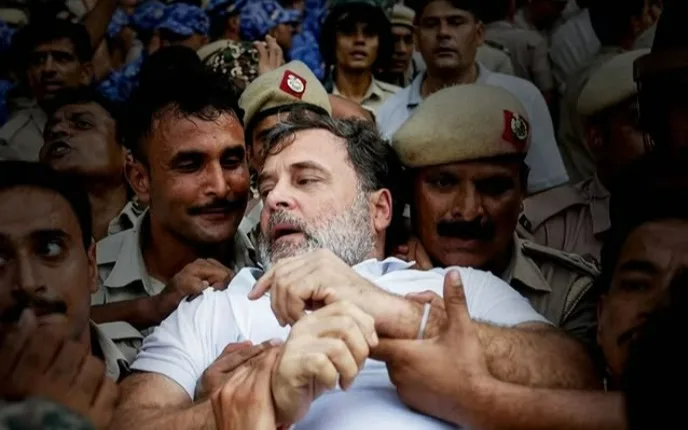 Cops whispered 'remove government' as they dragged me away, says Rahul Gandhi
