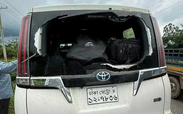 BNP activists allegedly attack Sarjis Alam's car with bricks in Sylhet