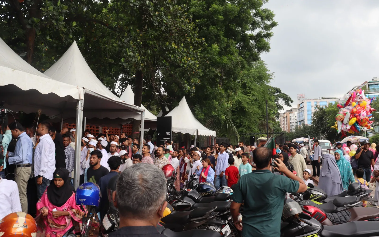 Long lines in front of the ticketing counter