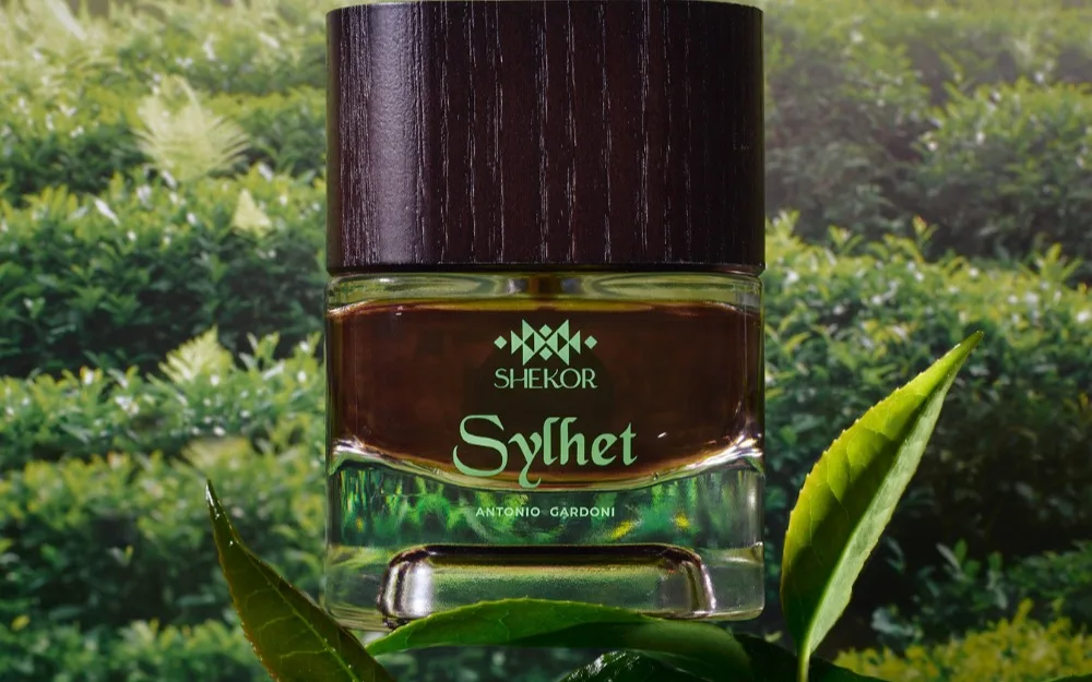 "Sylhet" is a fragrance built along the iconic shatkora fruit.