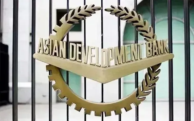 ADB Cuts Bangladesh’s FY2027 Growth Forecast to 4%