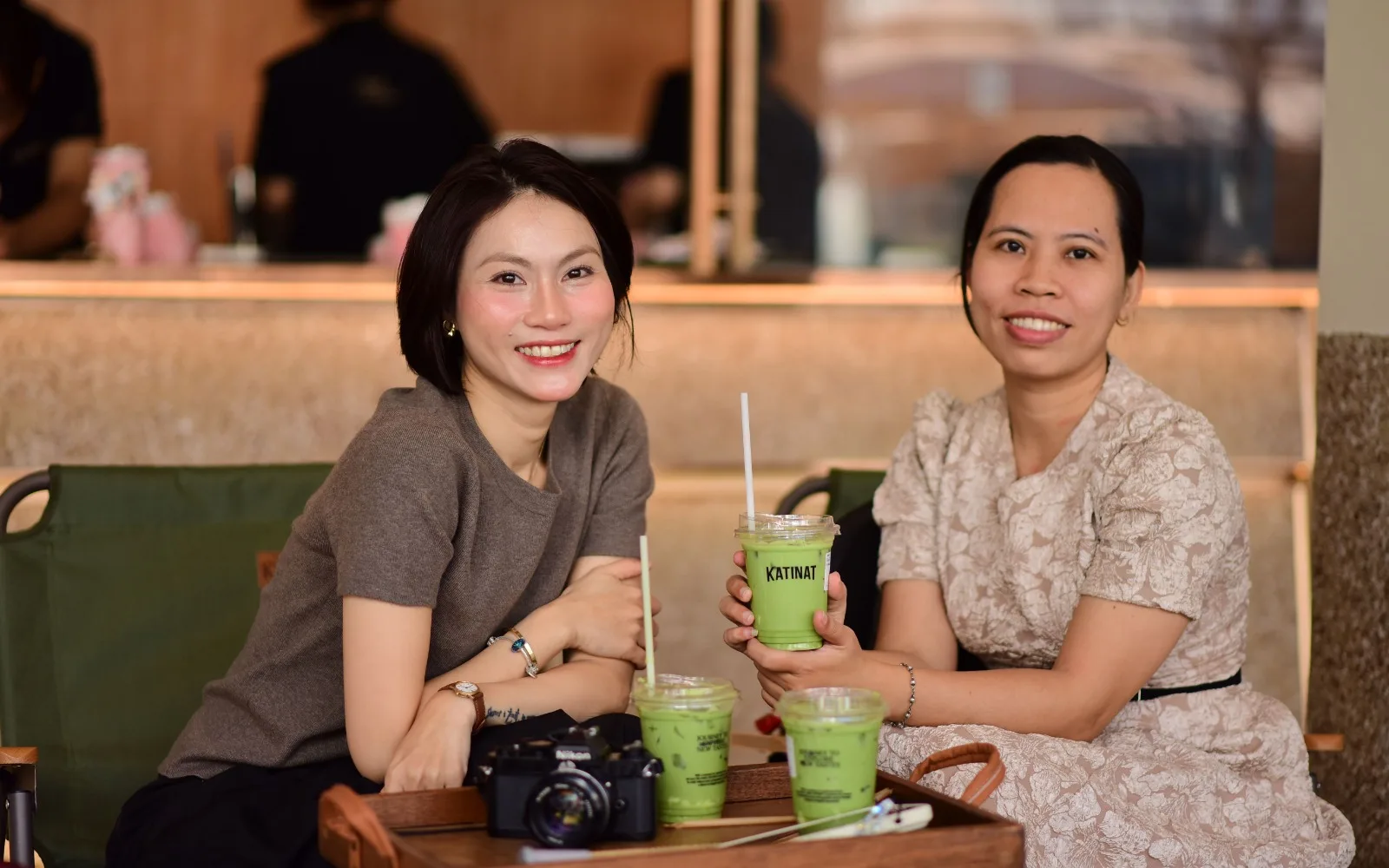 Posing with a matcha latte is one of the common formats.